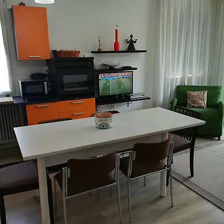 Sweet Irene Deluxe Balcony & Elevator Bardolino