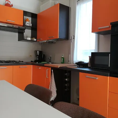 Sweet Irene Deluxe Balcony & Elevator Appartement *