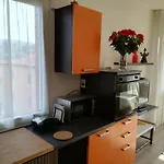 Sweet Irene Deluxe Balcony & Elevator Appartement *