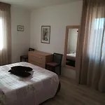 Sweet Irene Deluxe Balcony & Elevator Appartement *