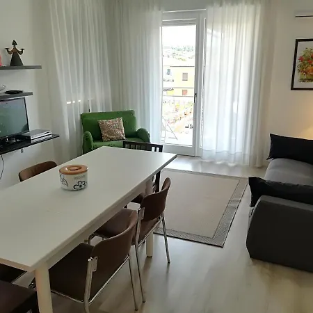 Sweet Irene Deluxe Balcony & Elevator Appartement *