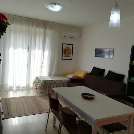 Sweet Irene Deluxe Balcony & Elevator Bardolino