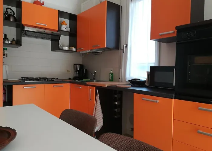 Sweet Irene Deluxe Balcony & Elevator Appartement *