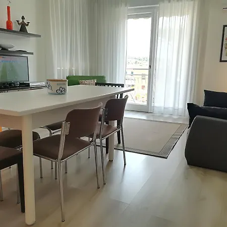 Sweet Irene Deluxe Balcony & Elevator * Бардоліно