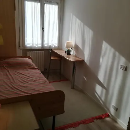 Апартаменти Sweet Irene Deluxe Balcony & Elevator Бардоліно
